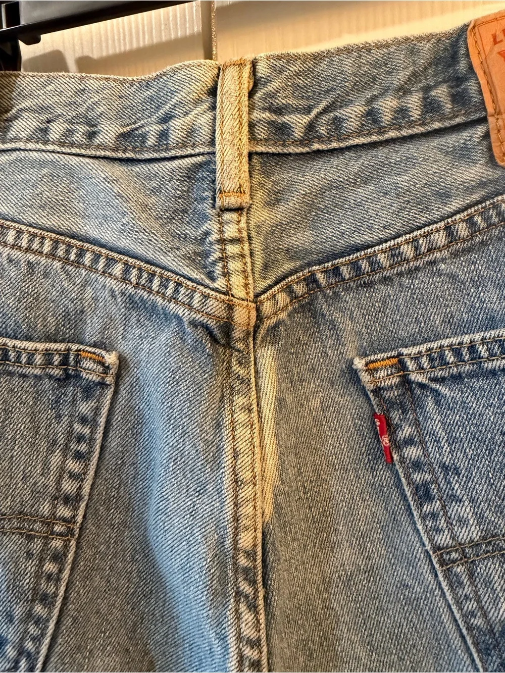 Levis note durable